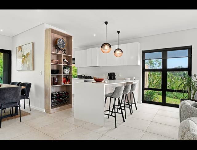 3 BEDROOM TOWNHOUSE FOR SALE IN PALM LAKES ESTATE